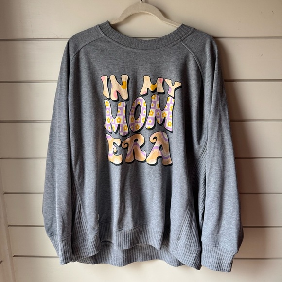 Simply Southern Tops - Simply Southern Mom Sweatshirt